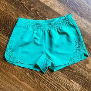 🍀 EUC 🍀 Minty Green Shorts